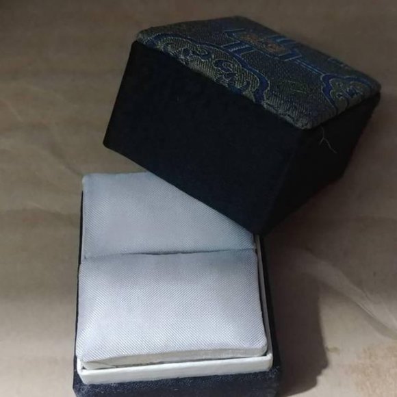 Ring Boxes - blue silk design - package of 10 - Picture 1 of 2